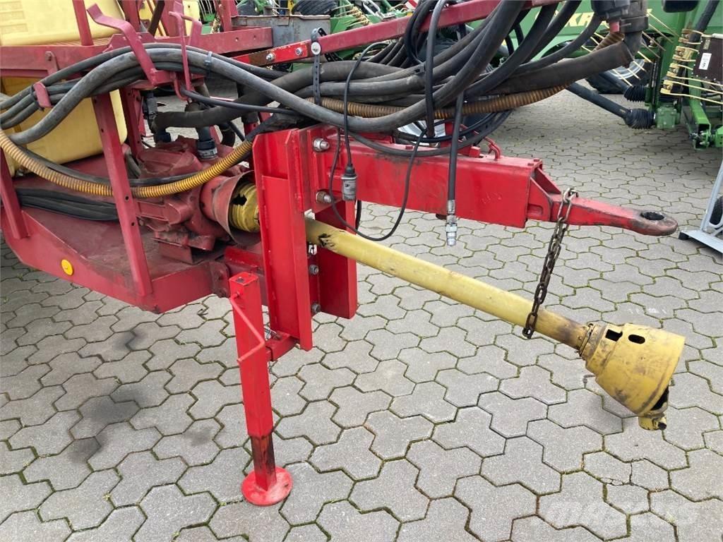 Hardi TYZ 2400 Irroratrici trainate