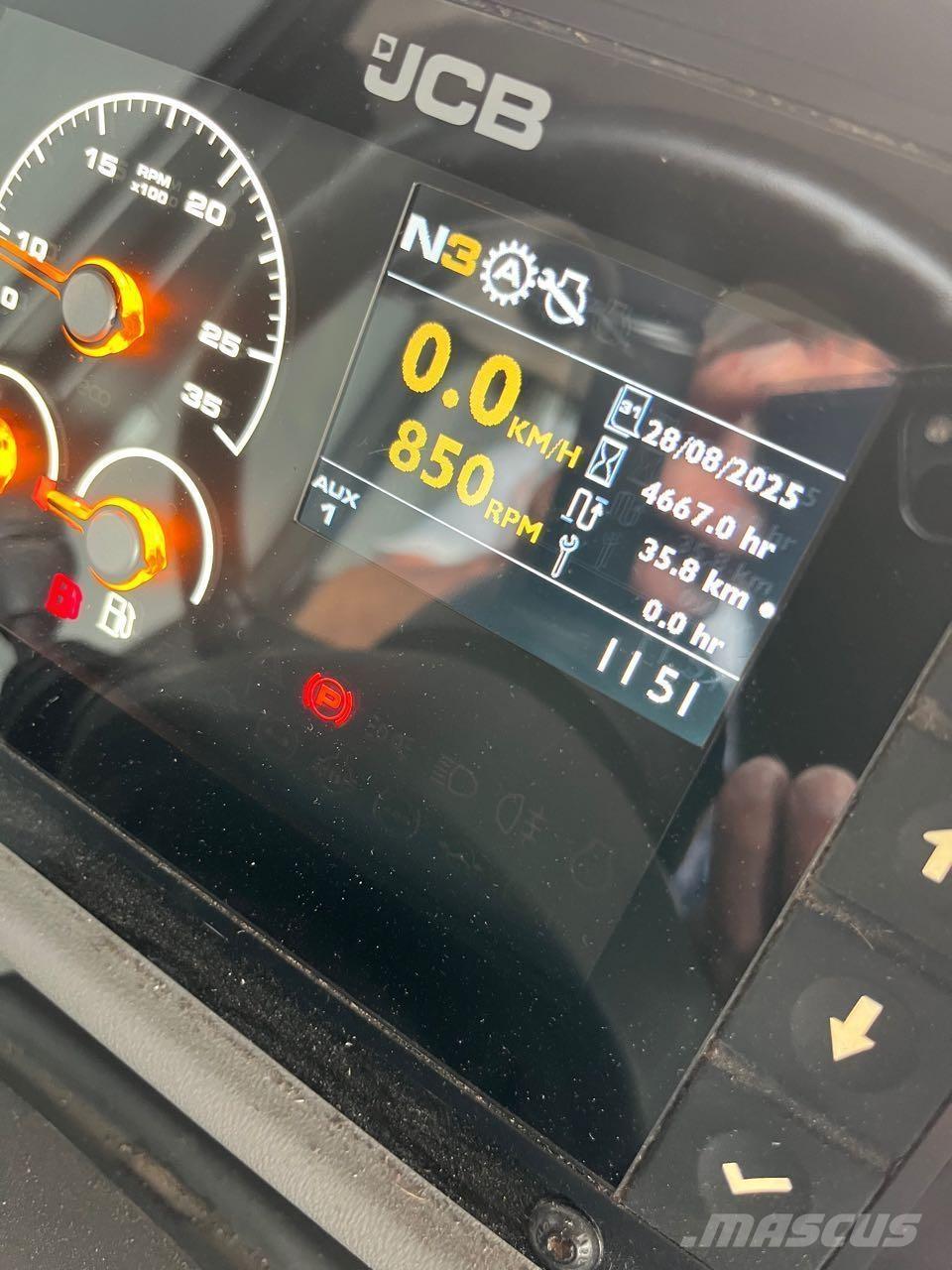 JCB TM 320 Agri Pale gommate