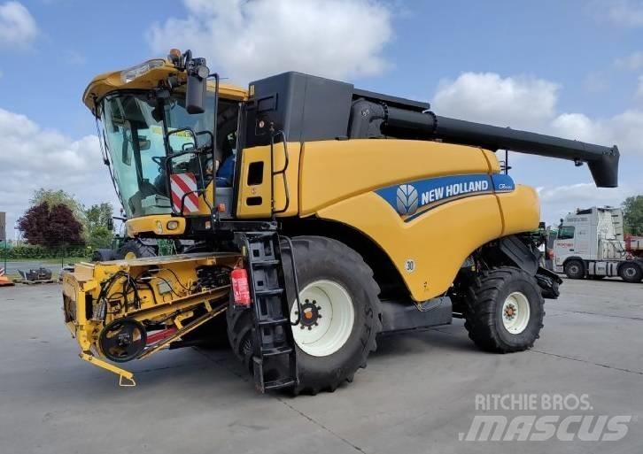 New Holland CR 9080 Mietitrebbiatrici