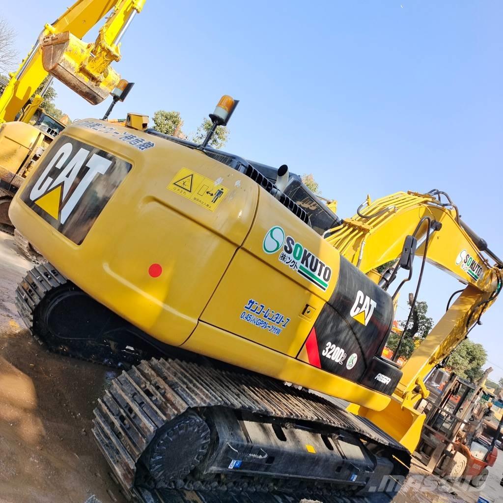 CAT 320 D2 Escavatori cingolati