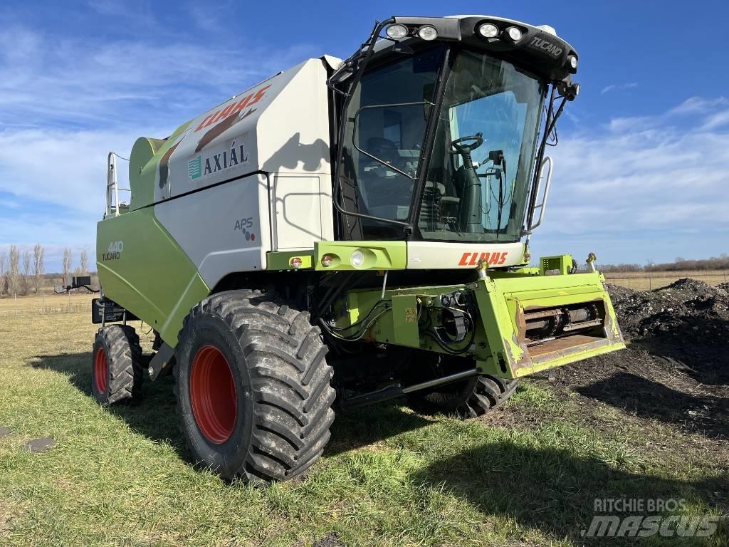 CLAAS Tucano 440 Mietitrebbiatrici