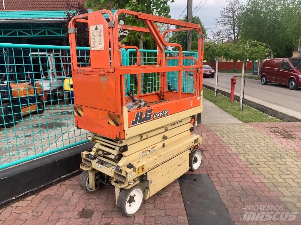 JLG 1932E2     V-2782 Sollevatori verticali