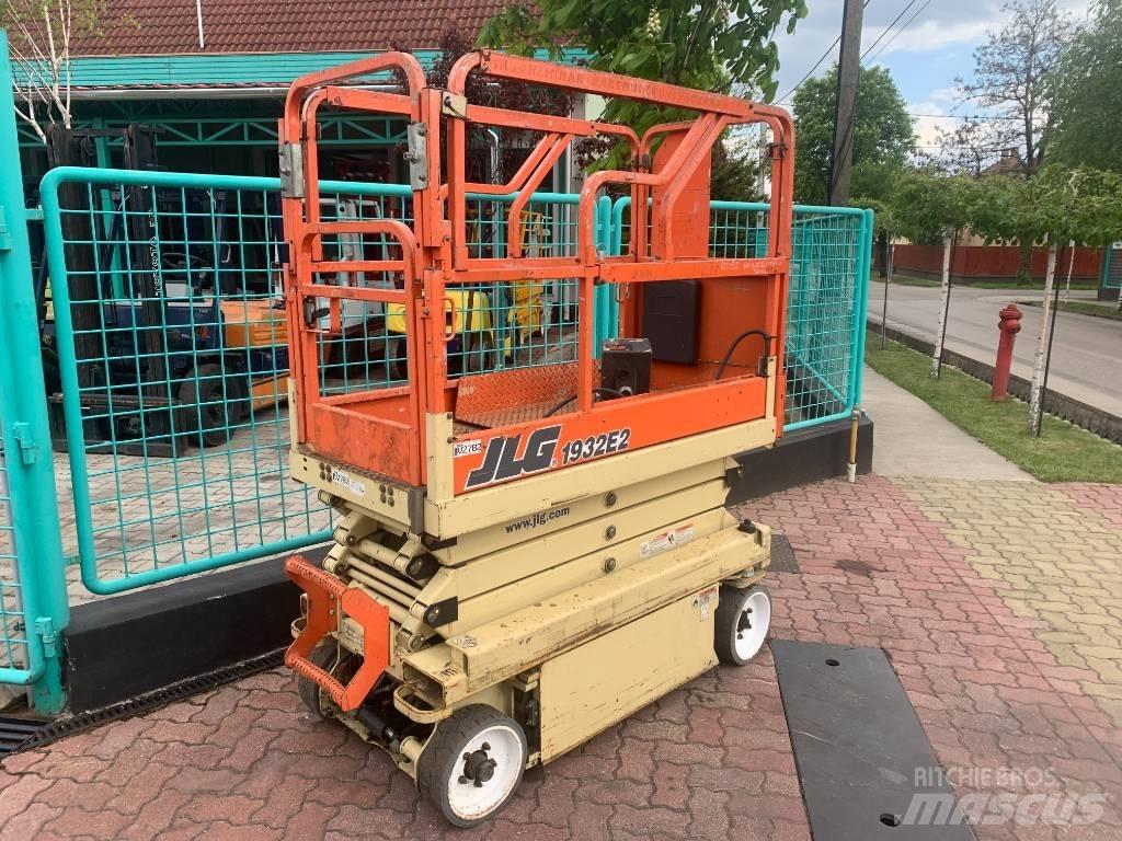 JLG 1932E2     V-2782 Sollevatori verticali