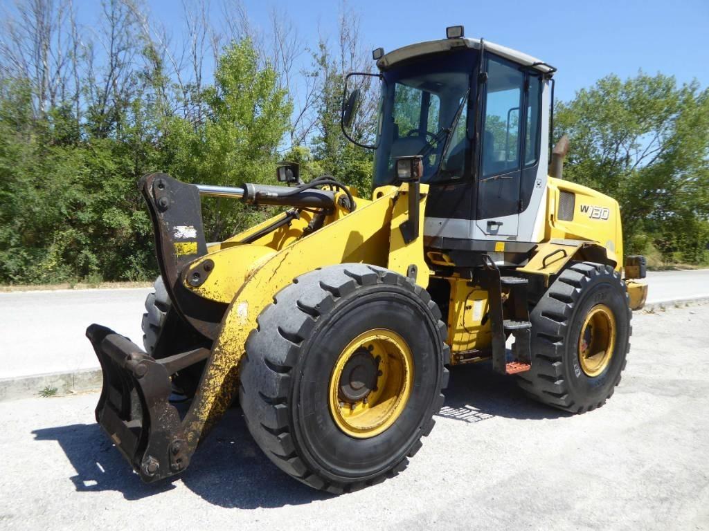 New Holland W130 Pale gommate