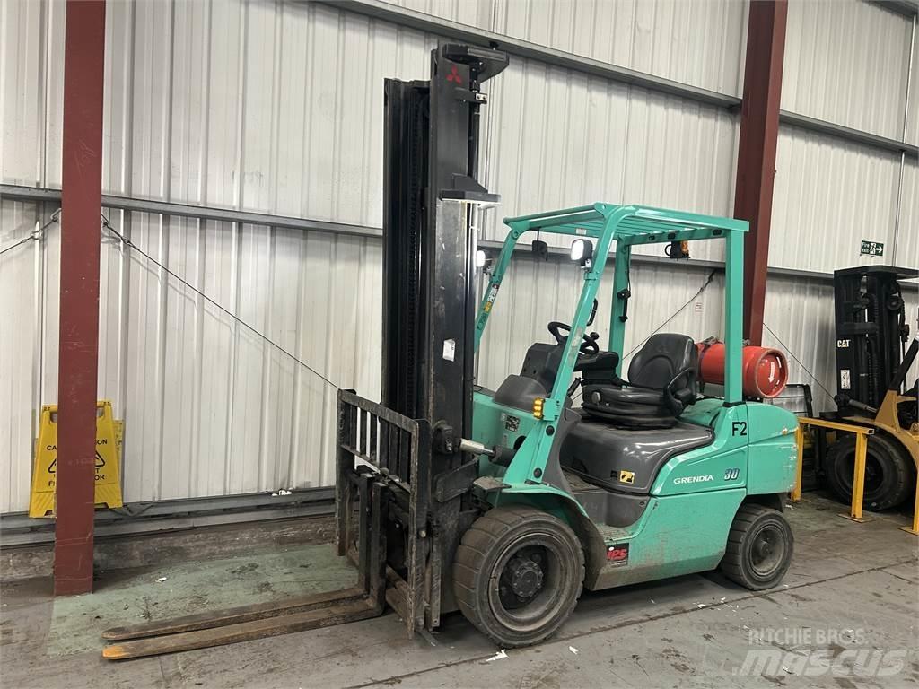 Mitsubishi FG30NT Carrelli elevatori GPL