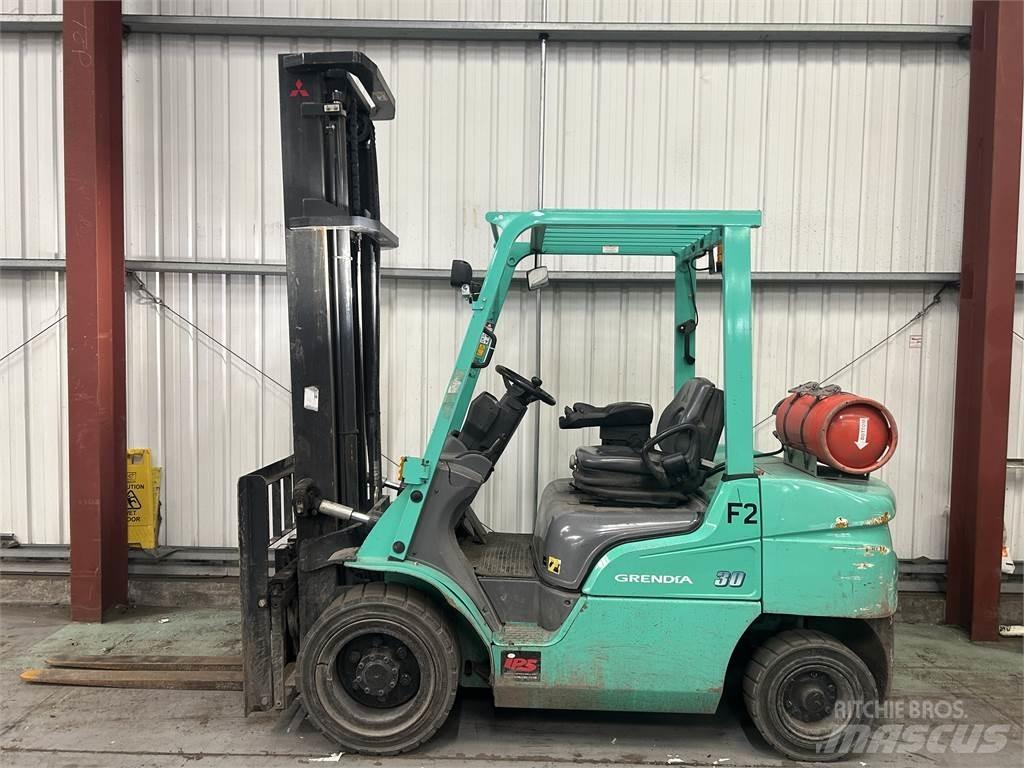 Mitsubishi FG30NT Carrelli elevatori GPL