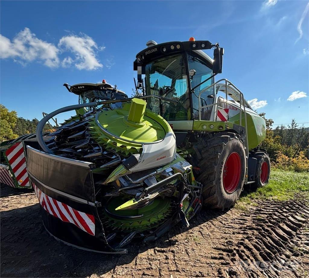 CLAAS Jaguar 980 Trince semoventi