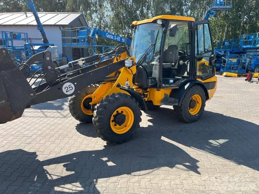 JCB 406 Pale gommate
