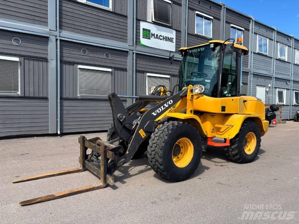 Volvo L 30 GS Pale gommate