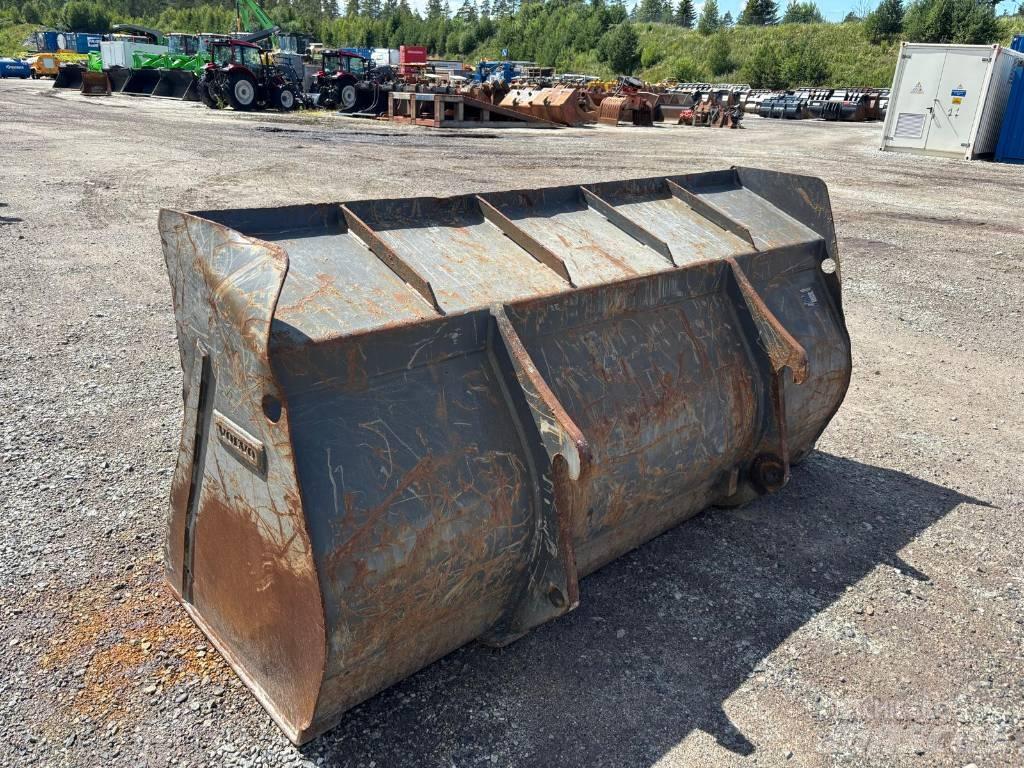 Volvo L 30 GS Pale gommate