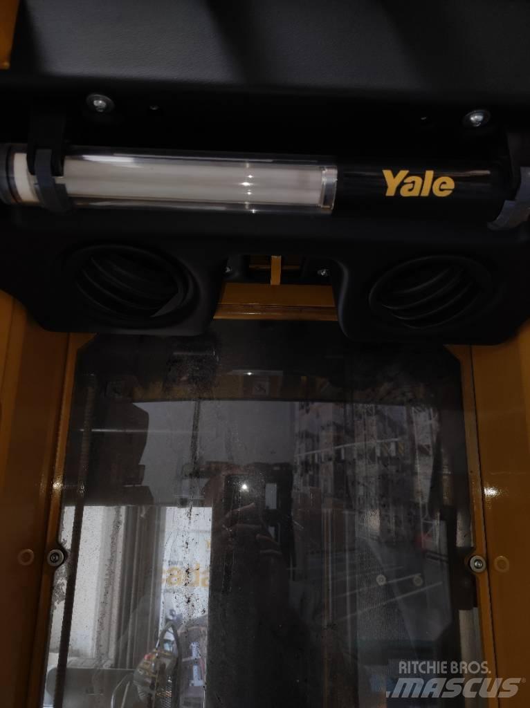 Yale MTC 13 Elevatore passaggio stretto