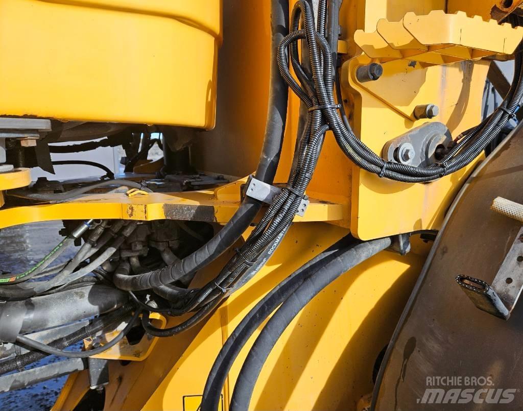 Volvo L 90 H Pale gommate