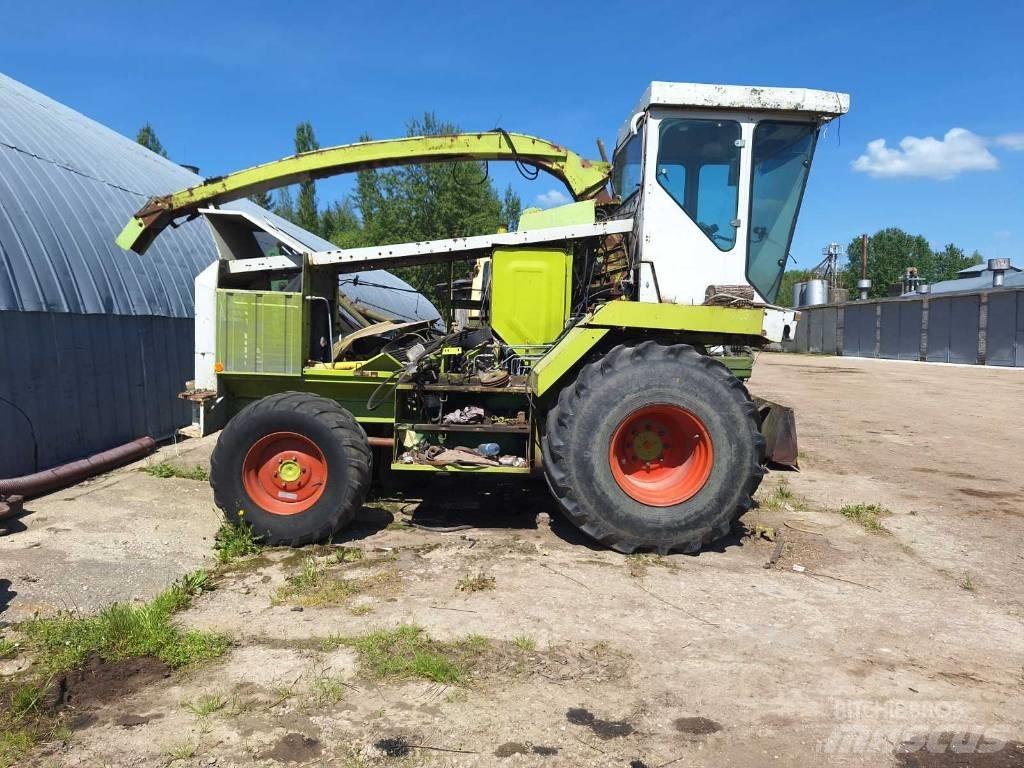 CLAAS Jaguar 690 Trince semoventi
