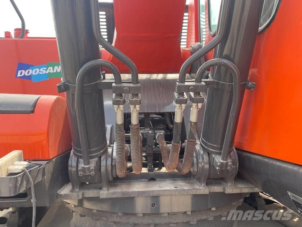 Doosan DX 300 Escavatori cingolati