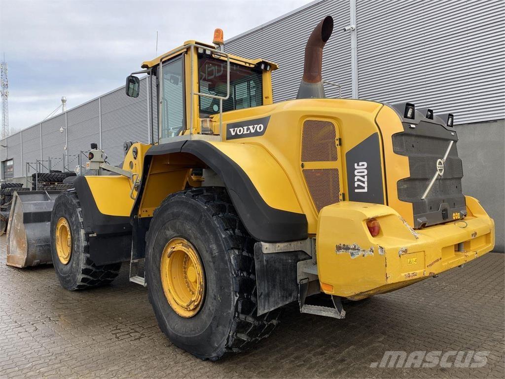 Volvo L220G Pale gommate