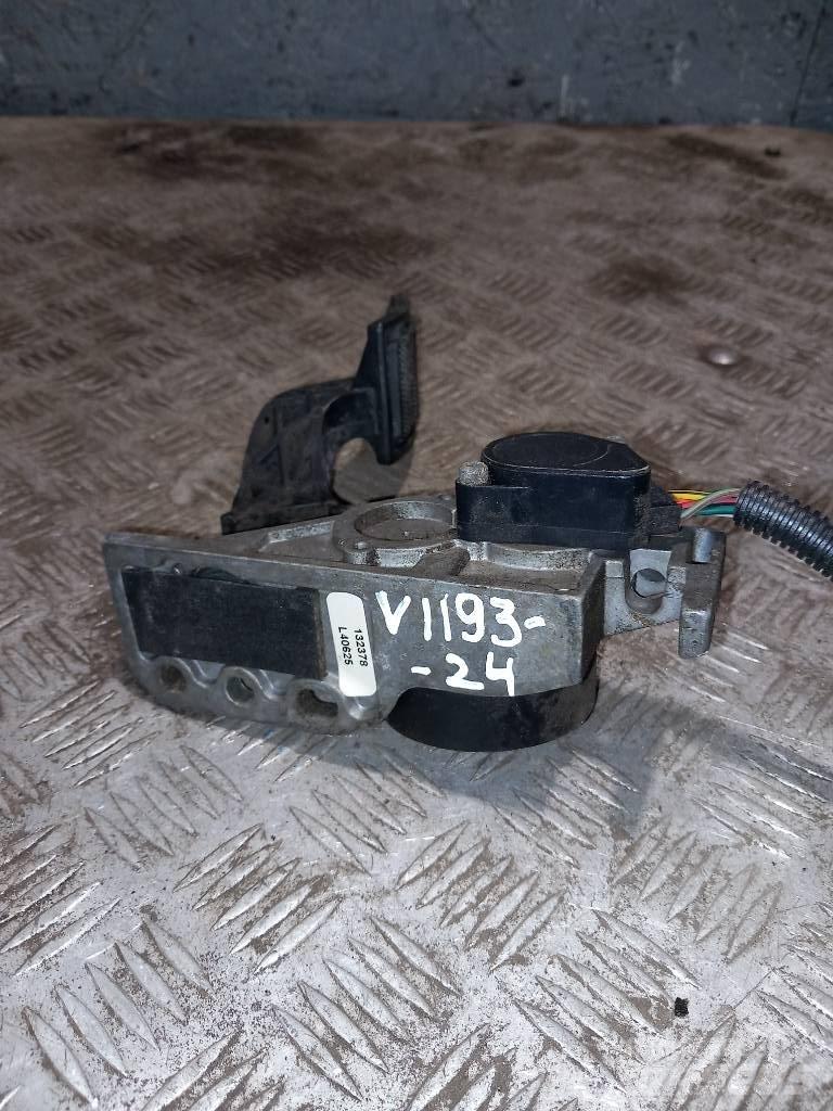 Volvo FH 12 132378 Cabine e interni