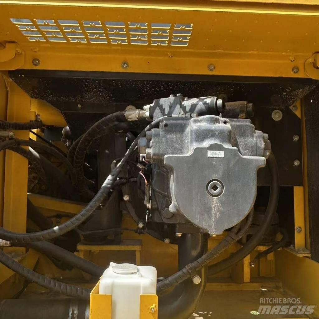 Komatsu 450-8 Escavatori cingolati