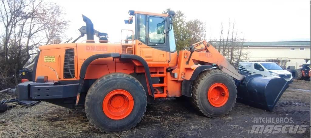 Doosan DL 300 Pale gommate