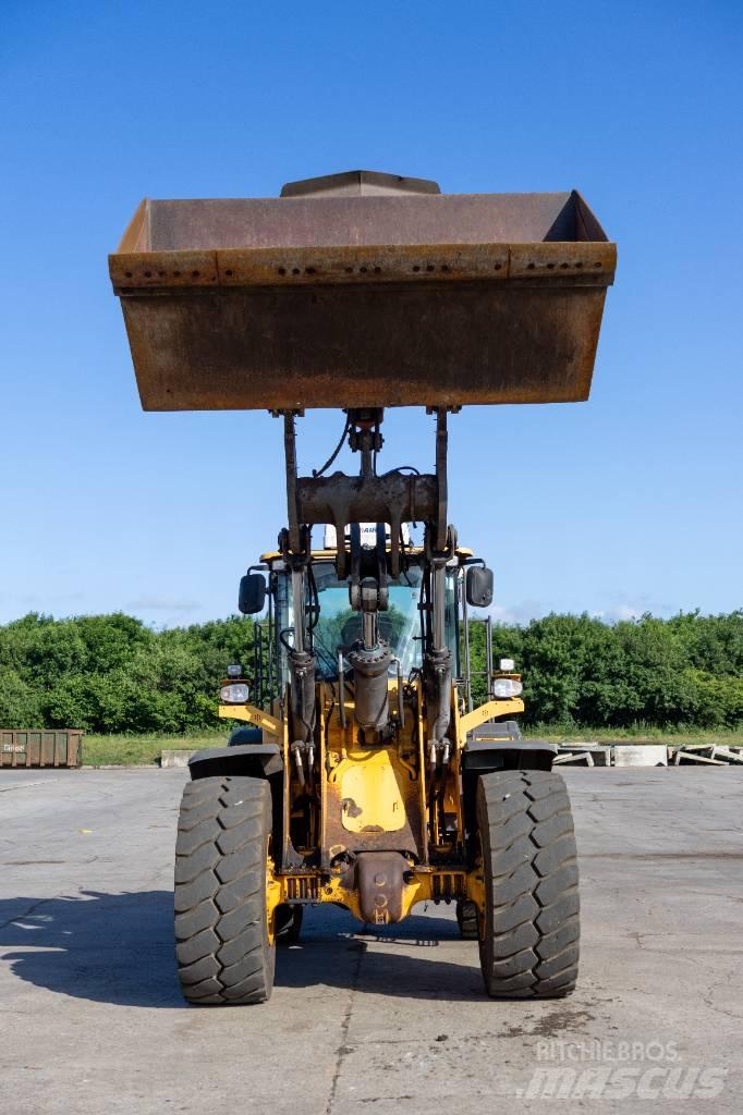 Volvo L110H Pale gommate