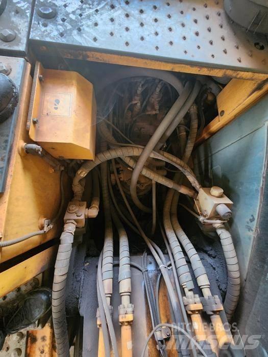 Hyundai HW210 Escavatori gommati