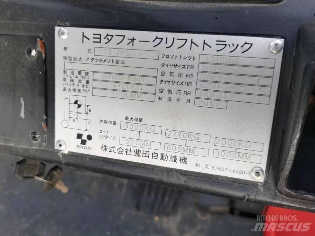 Toyota 7FD 30 Carrelli elevatori diesel