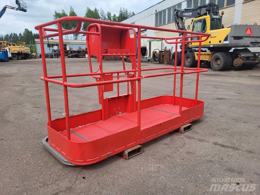 Manitou 200 ATJ kori Sollevatori verticali
