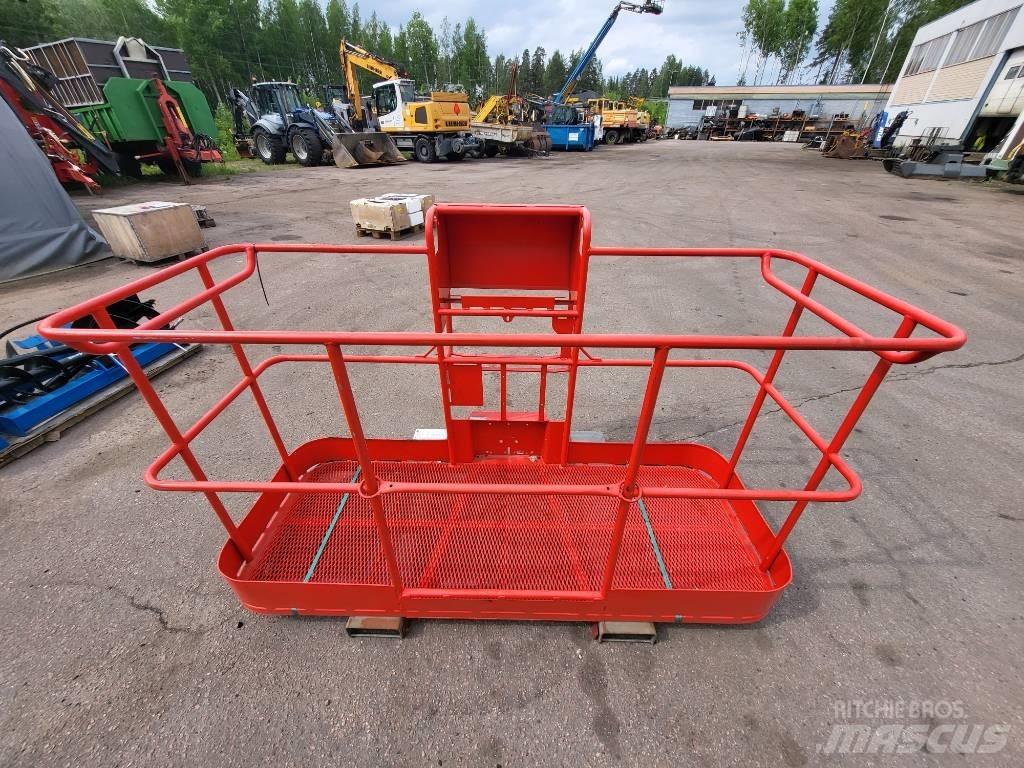 Manitou 200 ATJ kori Sollevatori verticali