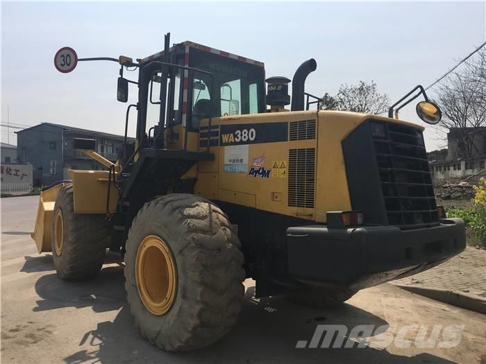 Komatsu WA 380 Pale gommate