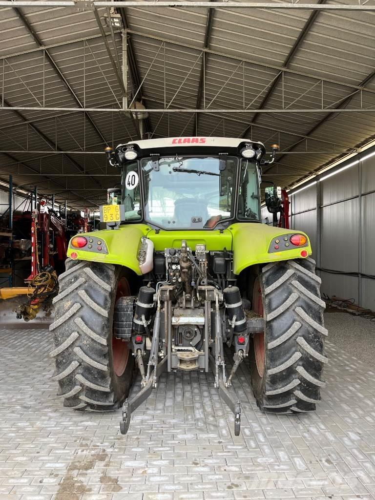 CLAAS Arion 440 Trattori