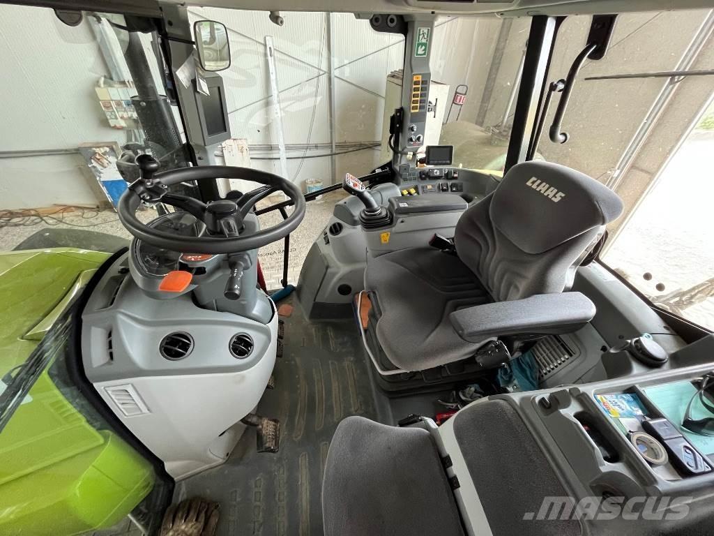 CLAAS Arion 440 Trattori