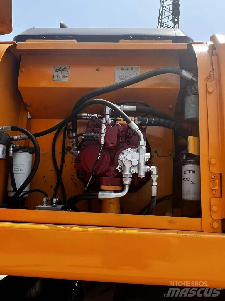 Hyundai R210W-7 Escavatori gommati