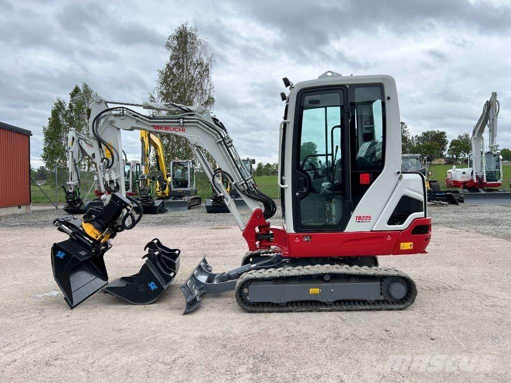 Takeuchi TB225 Miniescavatori