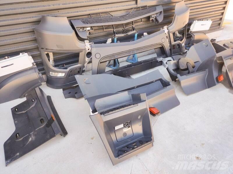 Mercedes-Benz MP4 Cabine e interni