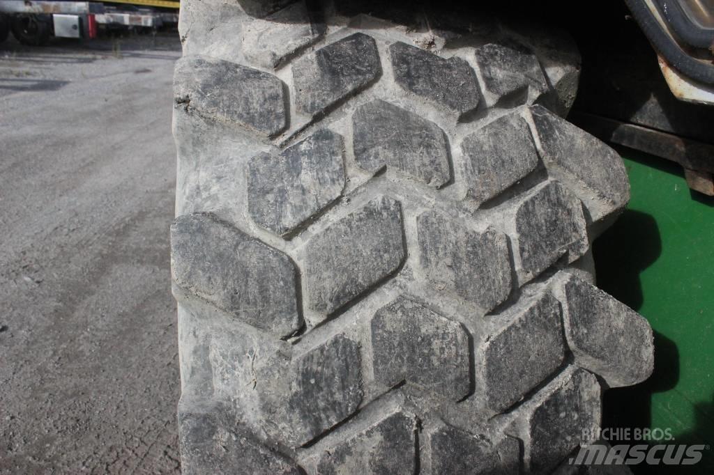 Huddig 960 Escavatori gommati