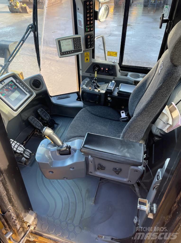 CAT 972K Pale gommate
