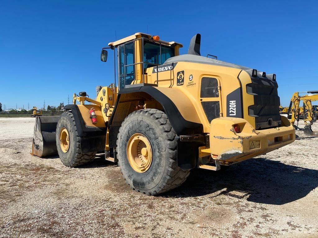 Volvo L 220 H Pale gommate