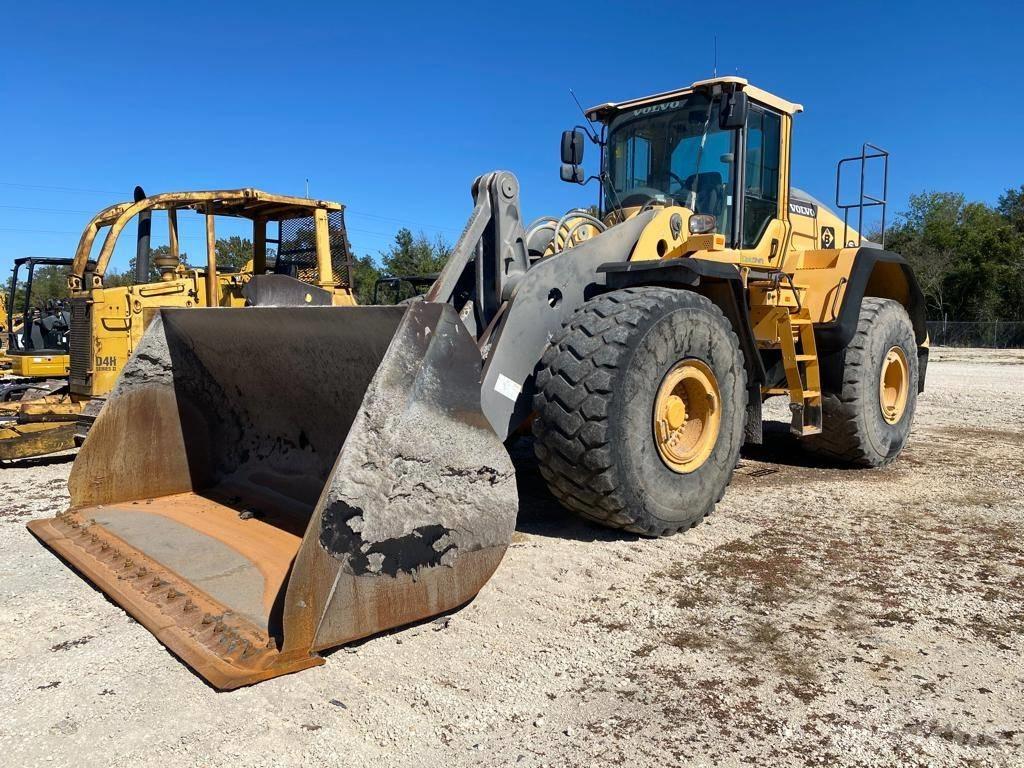 Volvo L 220 H Pale gommate