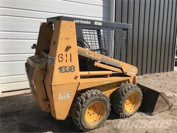 CASE 1838 Mini Pale Gommate