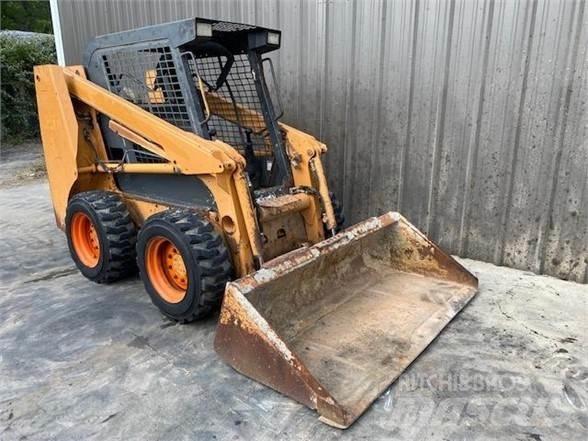 CASE 40XT Mini Pale Gommate