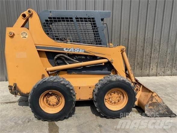 CASE 435 Mini Pale Gommate