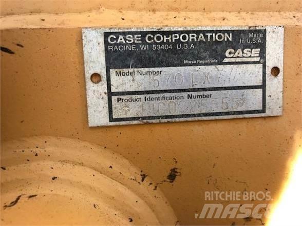 CASE 570L XT Pale gommate