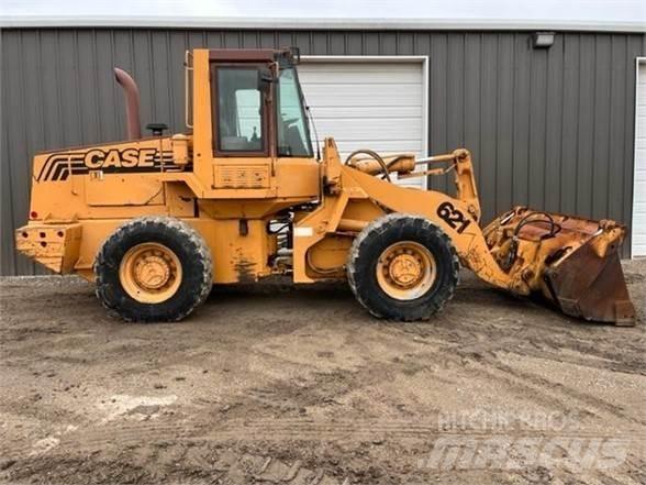 CASE 621ZF Pale gommate