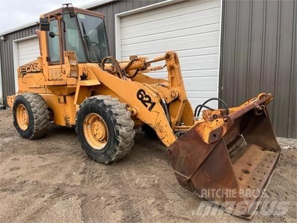 CASE 621ZF Pale gommate