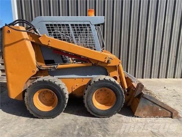 CASE 70XT Mini Pale Gommate