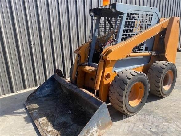 CASE 70XT Mini Pale Gommate