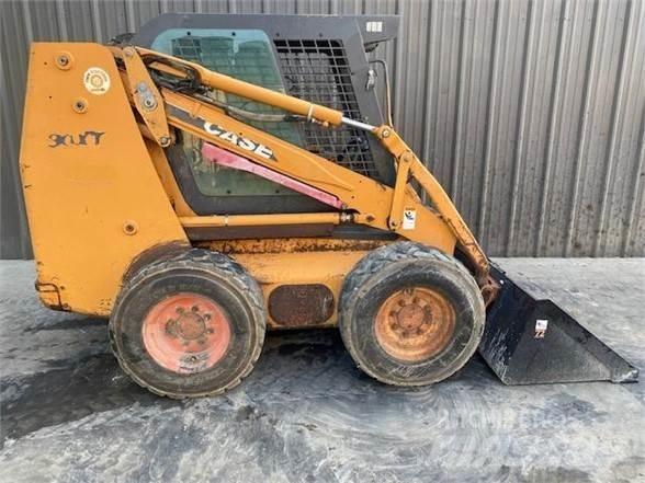 CASE 90XT Mini Pale Gommate
