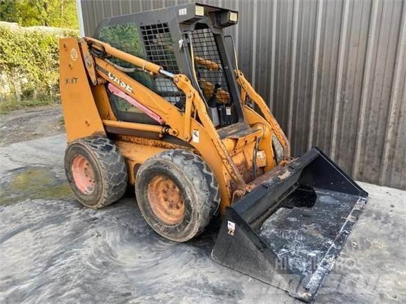 CASE 90XT Mini Pale Gommate