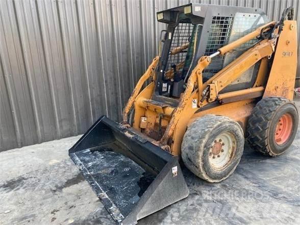 CASE 90XT Mini Pale Gommate