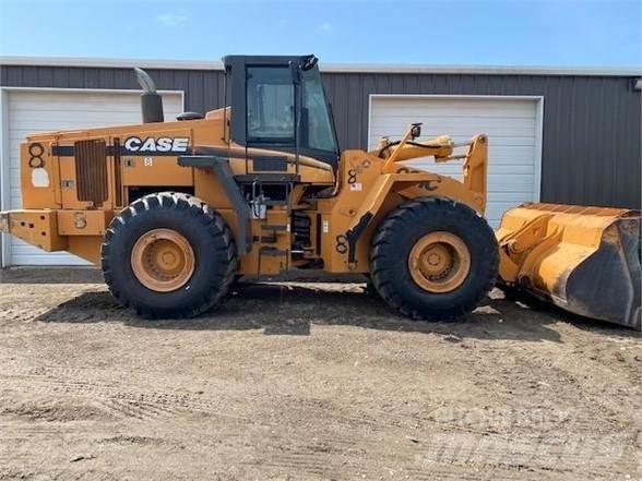 CASE 921C Pale gommate