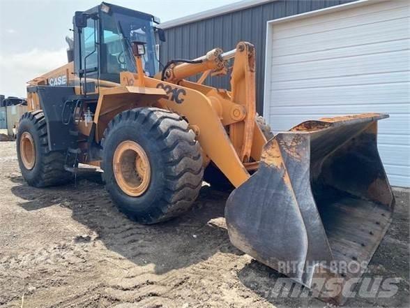 CASE 921C Pale gommate
